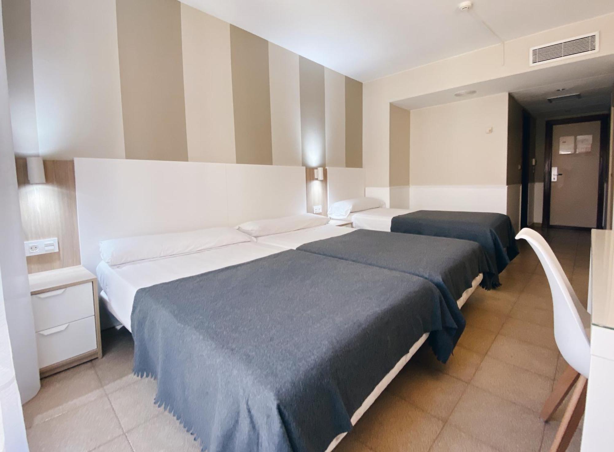 Triple Room,944491888:JPEG
