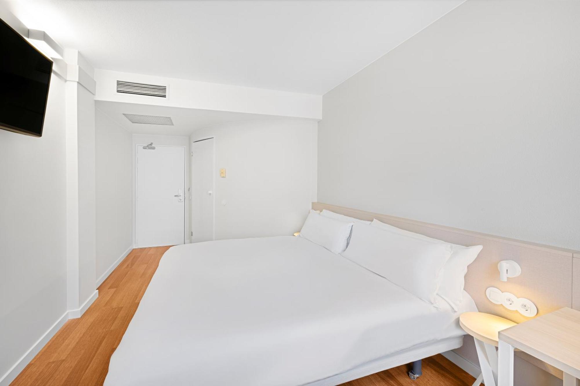 Double Room,1615657285:JPEG